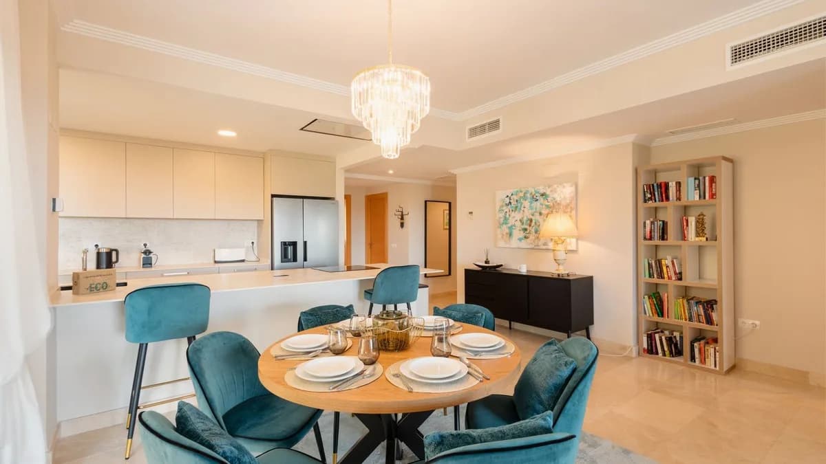 3 Bedroom Ground Floor Apartment for Sale in Benahavís, Málaga