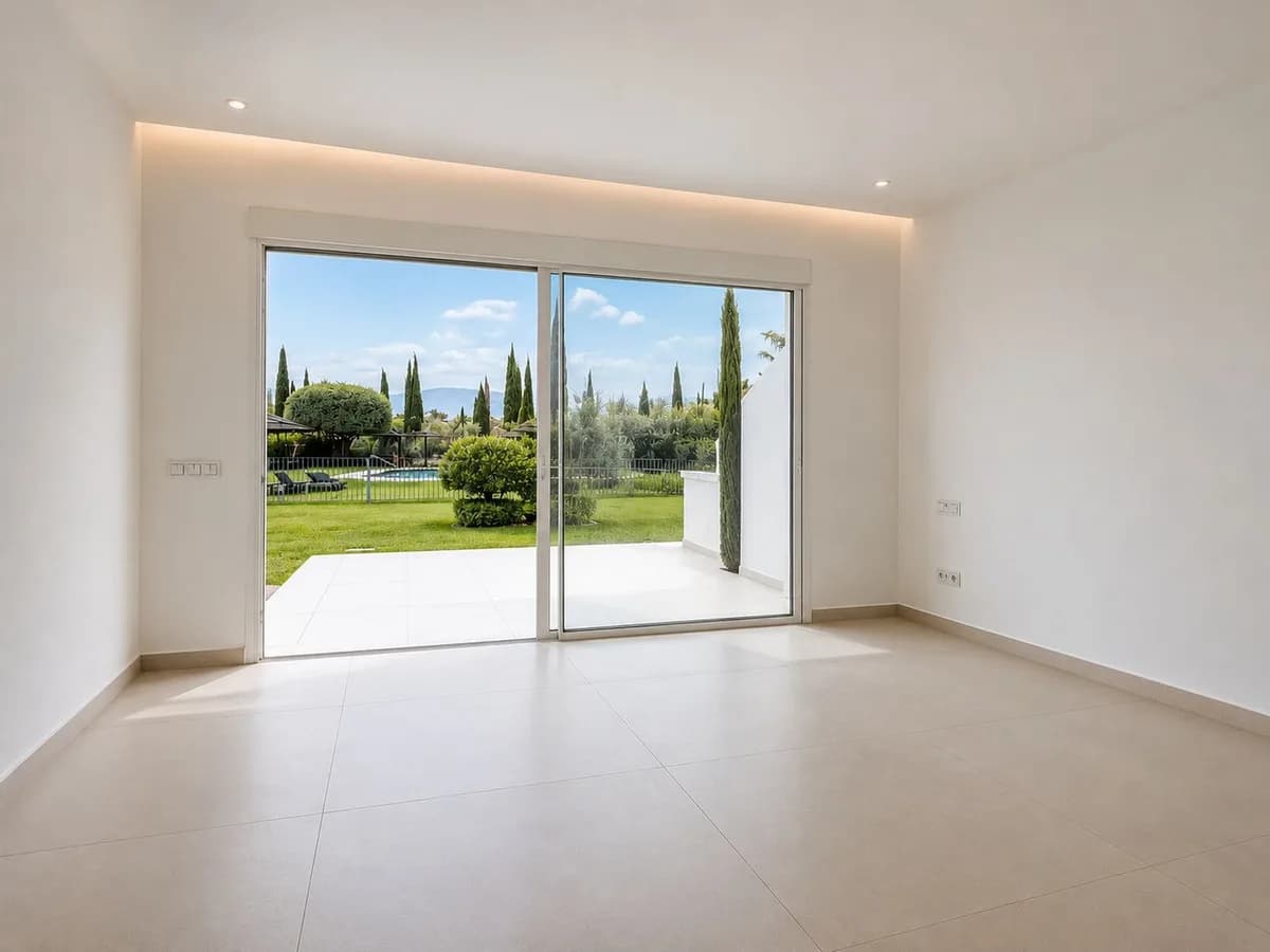 2 Bedroom Ground Floor Apartment for Sale in Los Flamingos, Málaga - Image 6