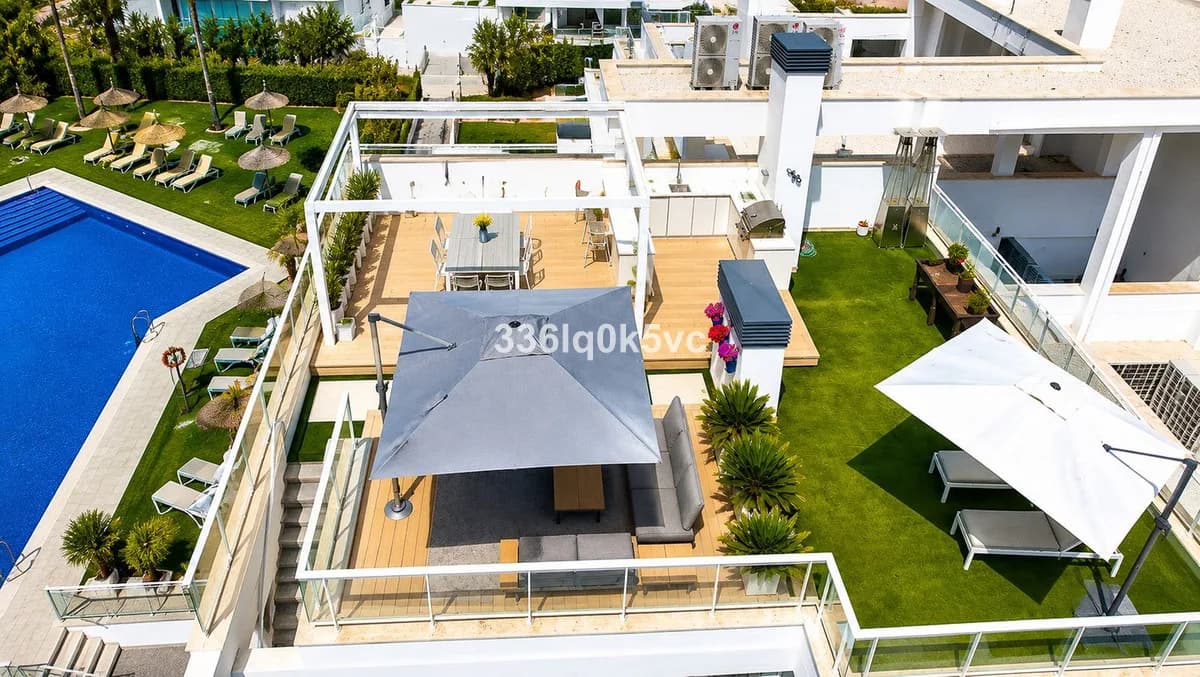 3 Bedroom Penthouse for Sale in Benahavís, Málaga - Image 4
