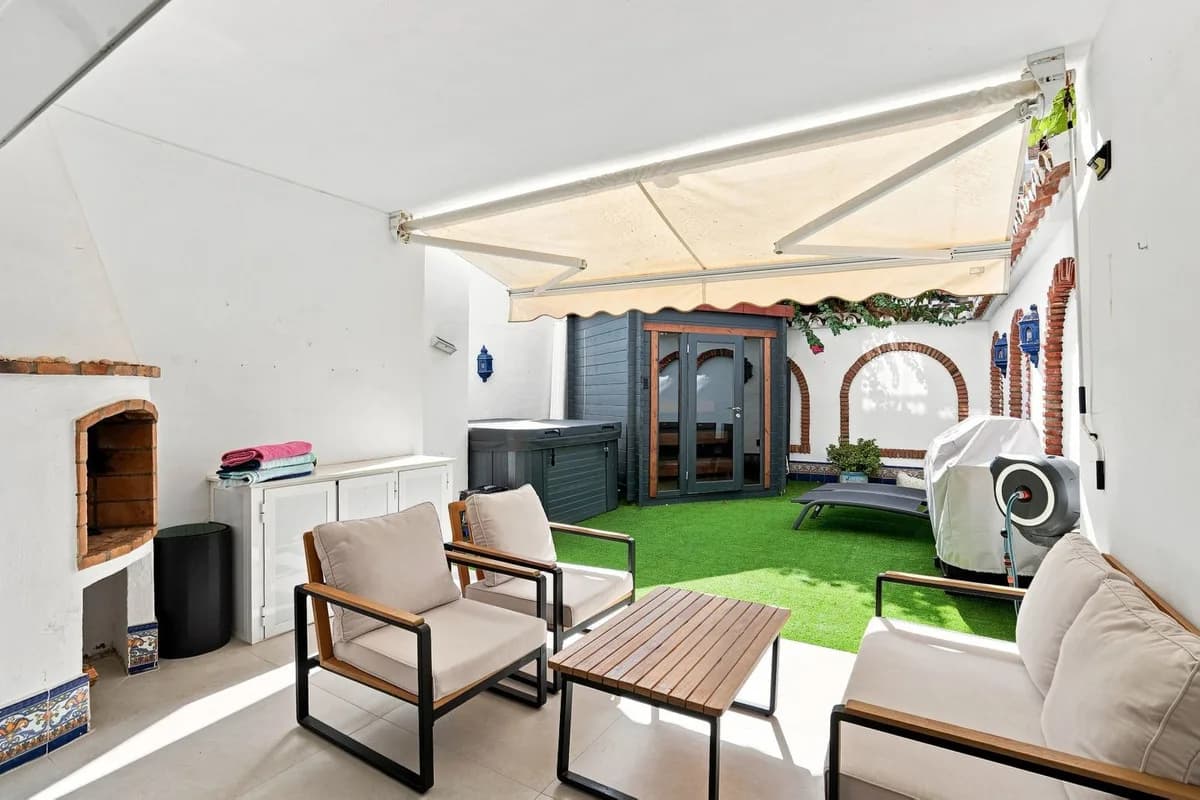 2 Bedroom Ground Floor Apartment for Sale in Calahonda, Málaga - Image 5