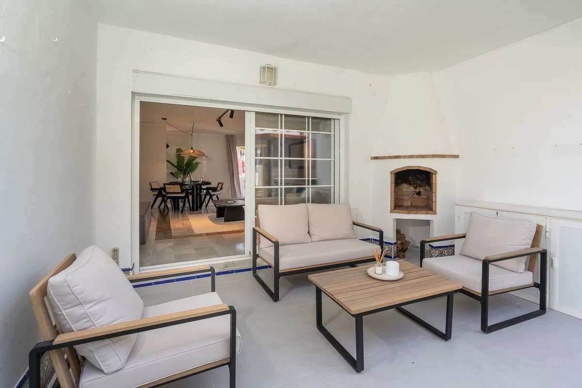 2 Bedroom Ground Floor Apartment for Sale in Calahonda, Málaga - Image 6