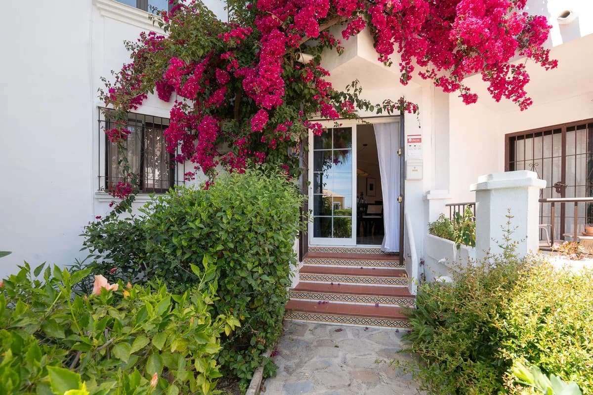 2 Bedroom Ground Floor Apartment for Sale in Calahonda, Málaga - Image 9