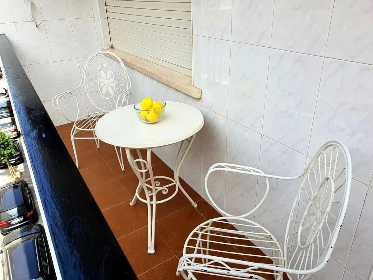3 Bedroom Middle Floor Apartment for Sale in Fuengirola, Málaga - Image 3