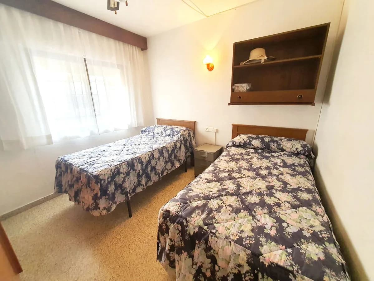 3 Bedroom Middle Floor Apartment for Sale in Fuengirola, Málaga - Image 9