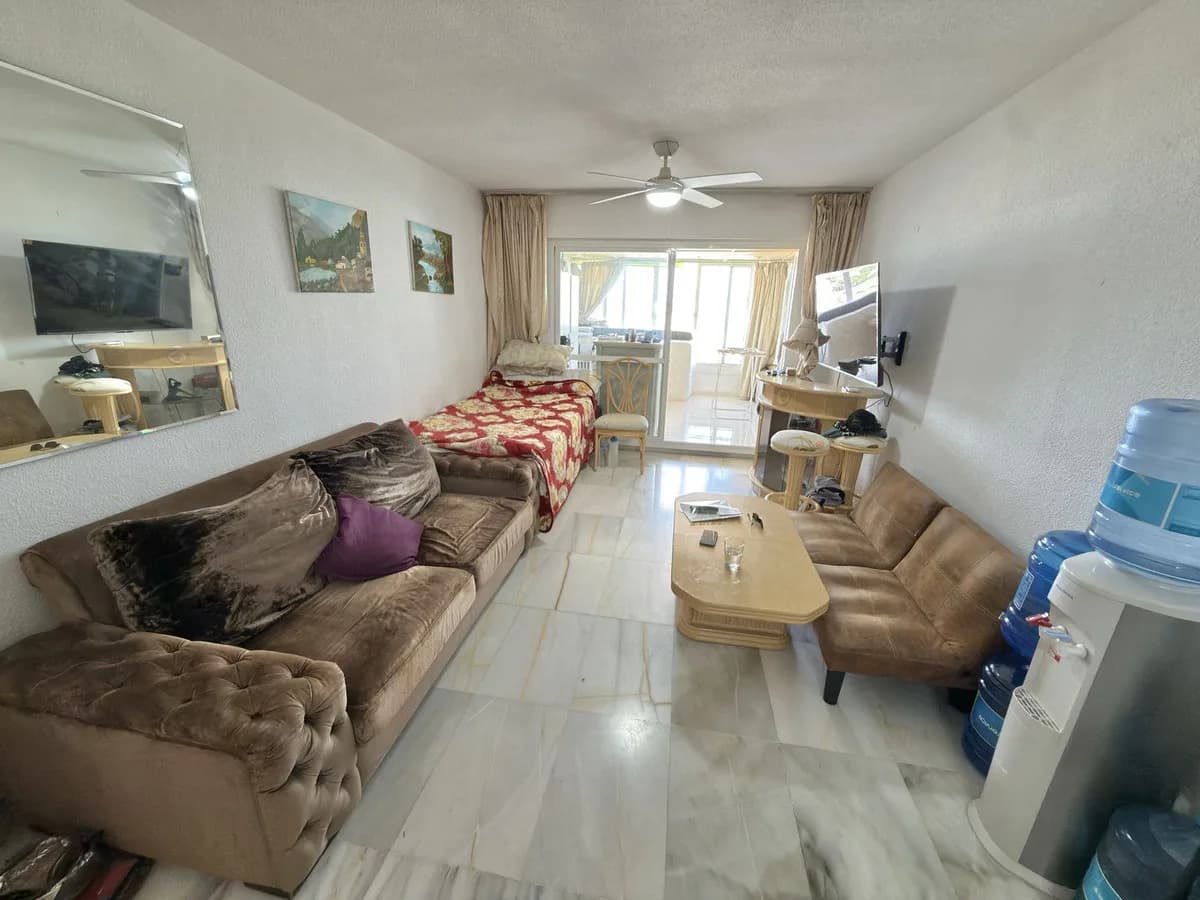Middle Floor Studio for Sale in Riviera del Sol, Málaga - Image 4