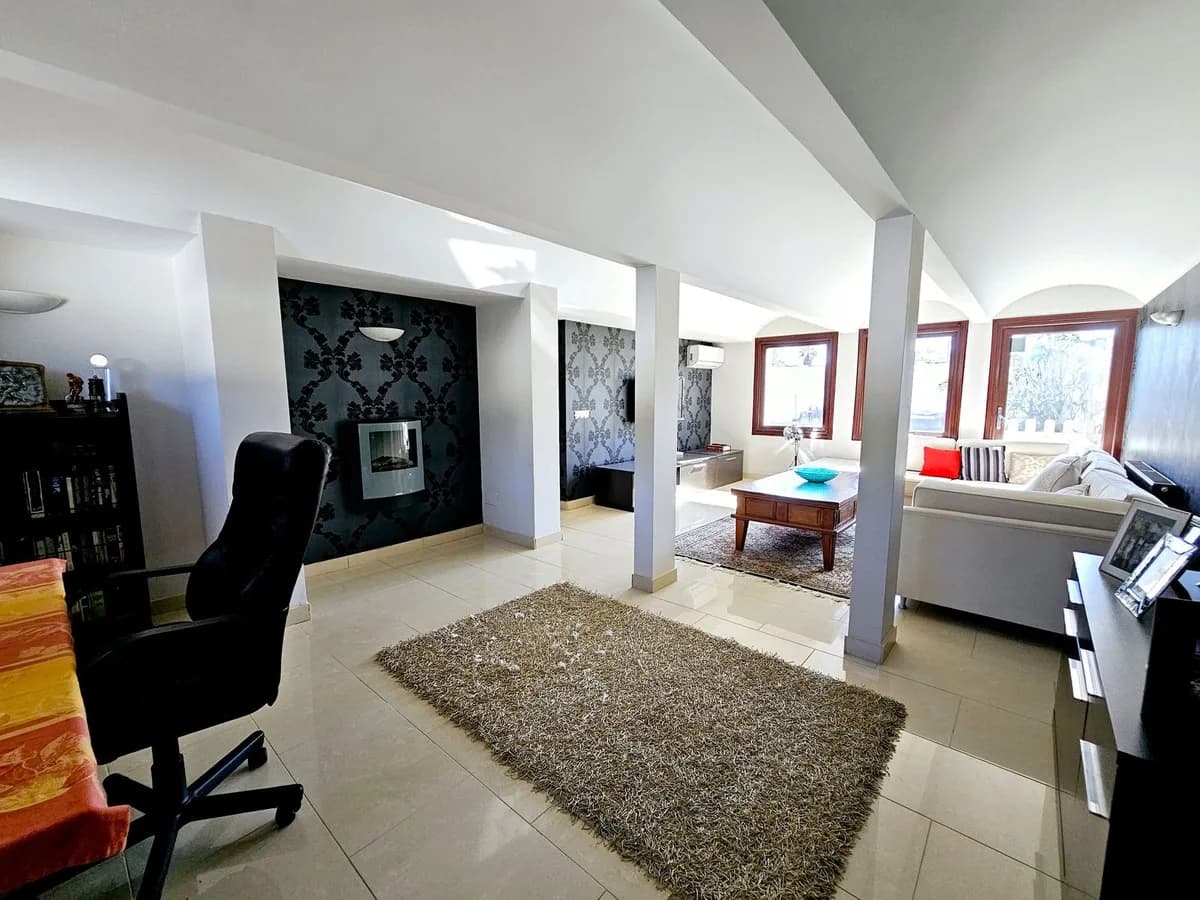 6 Bedroom Detached Villa for Sale in Estepona, Málaga - Image 6