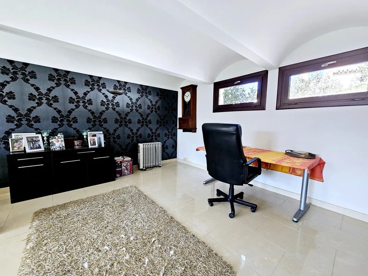 6 Bedroom Detached Villa for Sale in Estepona, Málaga - Image 7