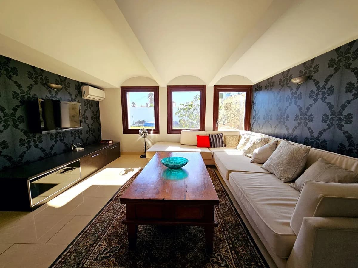 6 Bedroom Detached Villa for Sale in Estepona, Málaga - Image 8