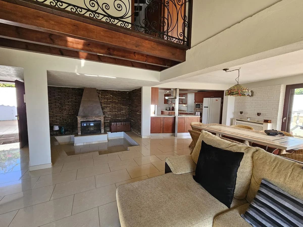 6 Bedroom Detached Villa for Sale in Estepona, Málaga - Image 9