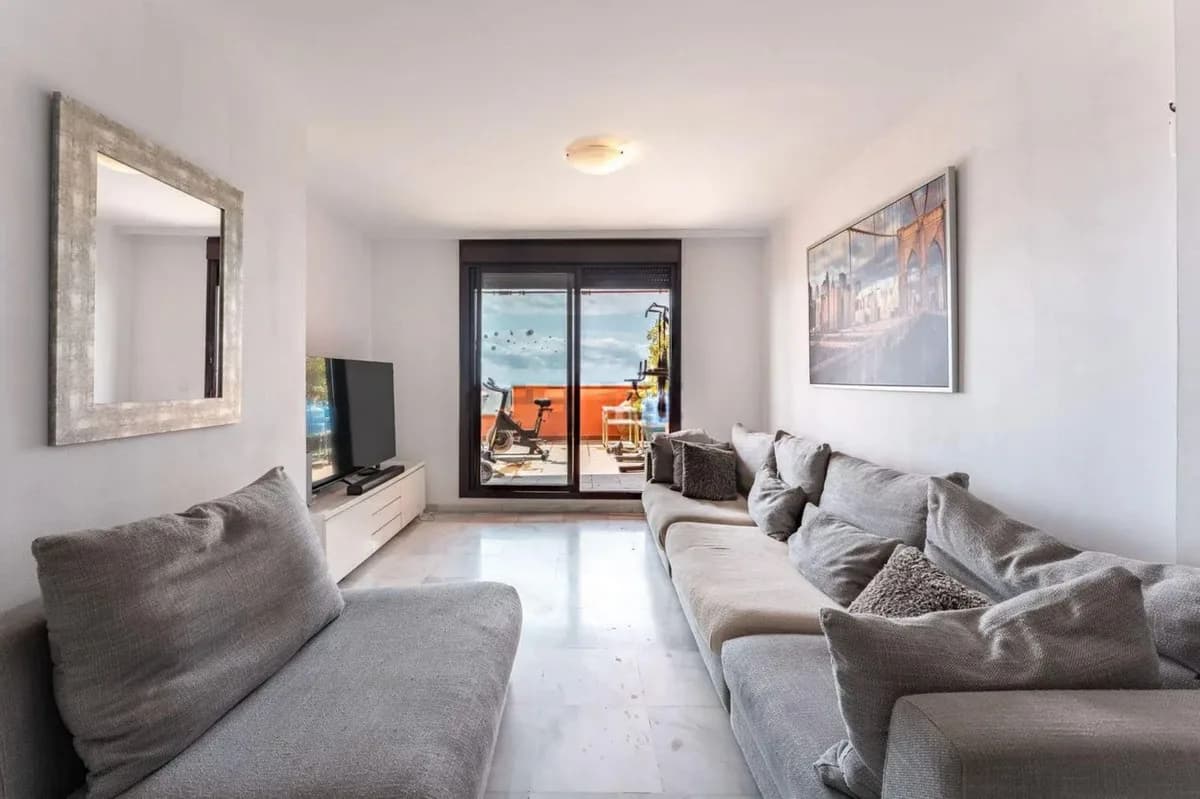 2 Bedroom Ground Floor Apartment for Sale in Mijas Costa, Málaga - Image 3