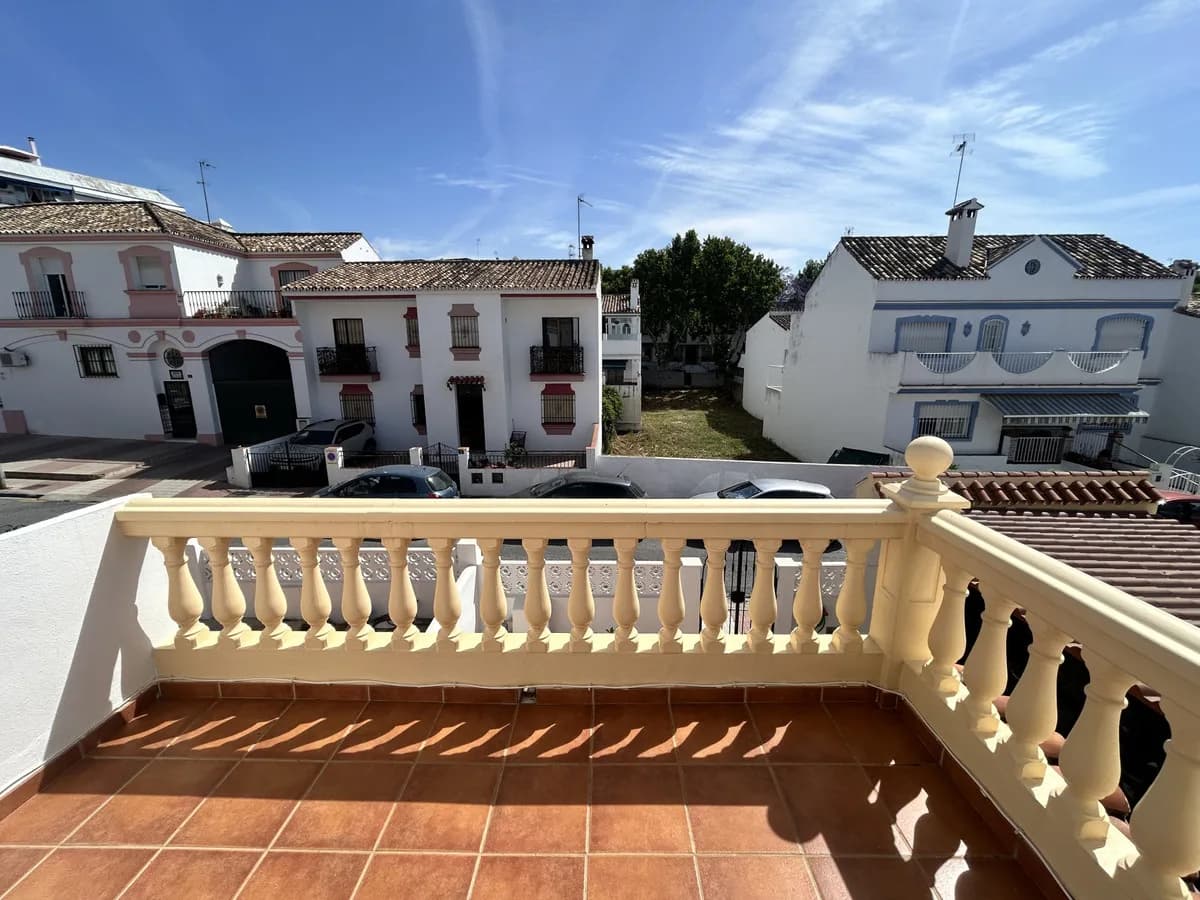 4 Bedroom Townhouse for Sale in San Pedro de Alcántara, Málaga