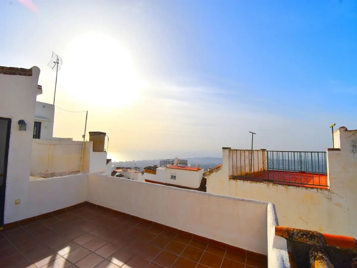 1 Bedroom Penthouse for Sale in Mijas, Málaga - Image 2