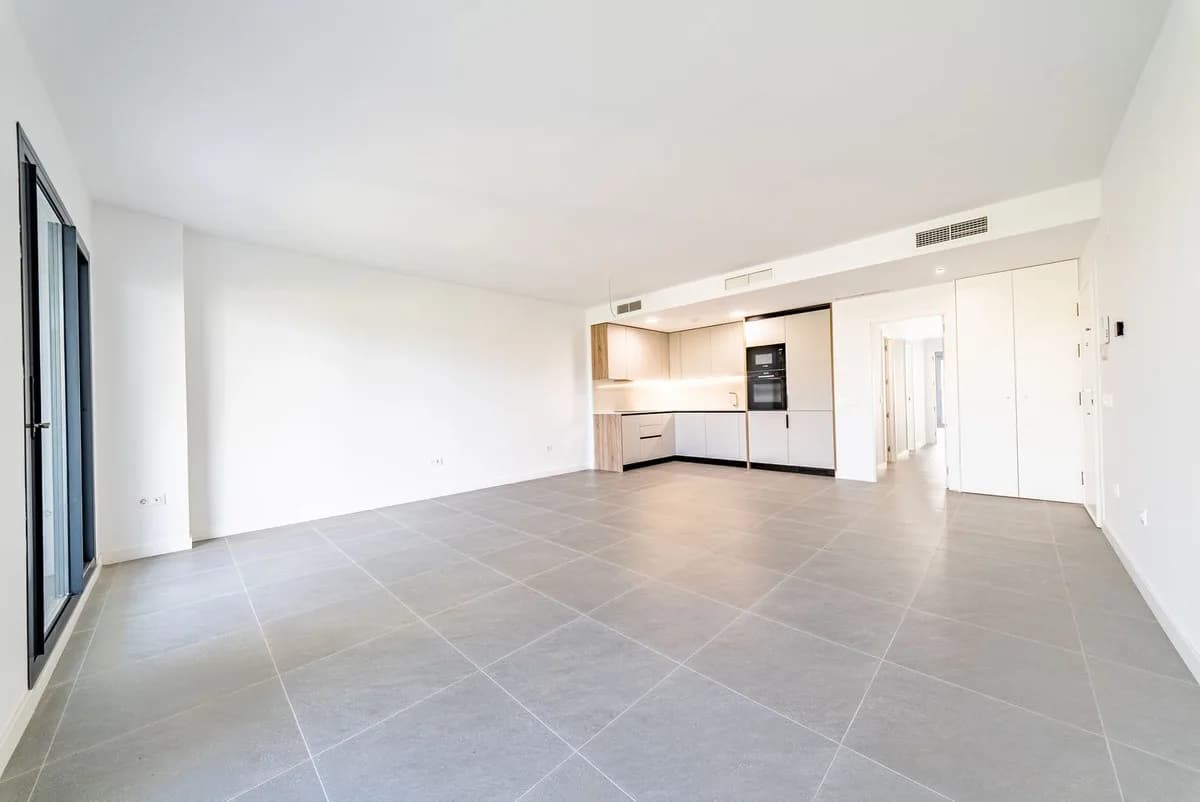 2 Bedroom Ground Floor Apartment for Sale in El Chaparral, Málaga - Image 8