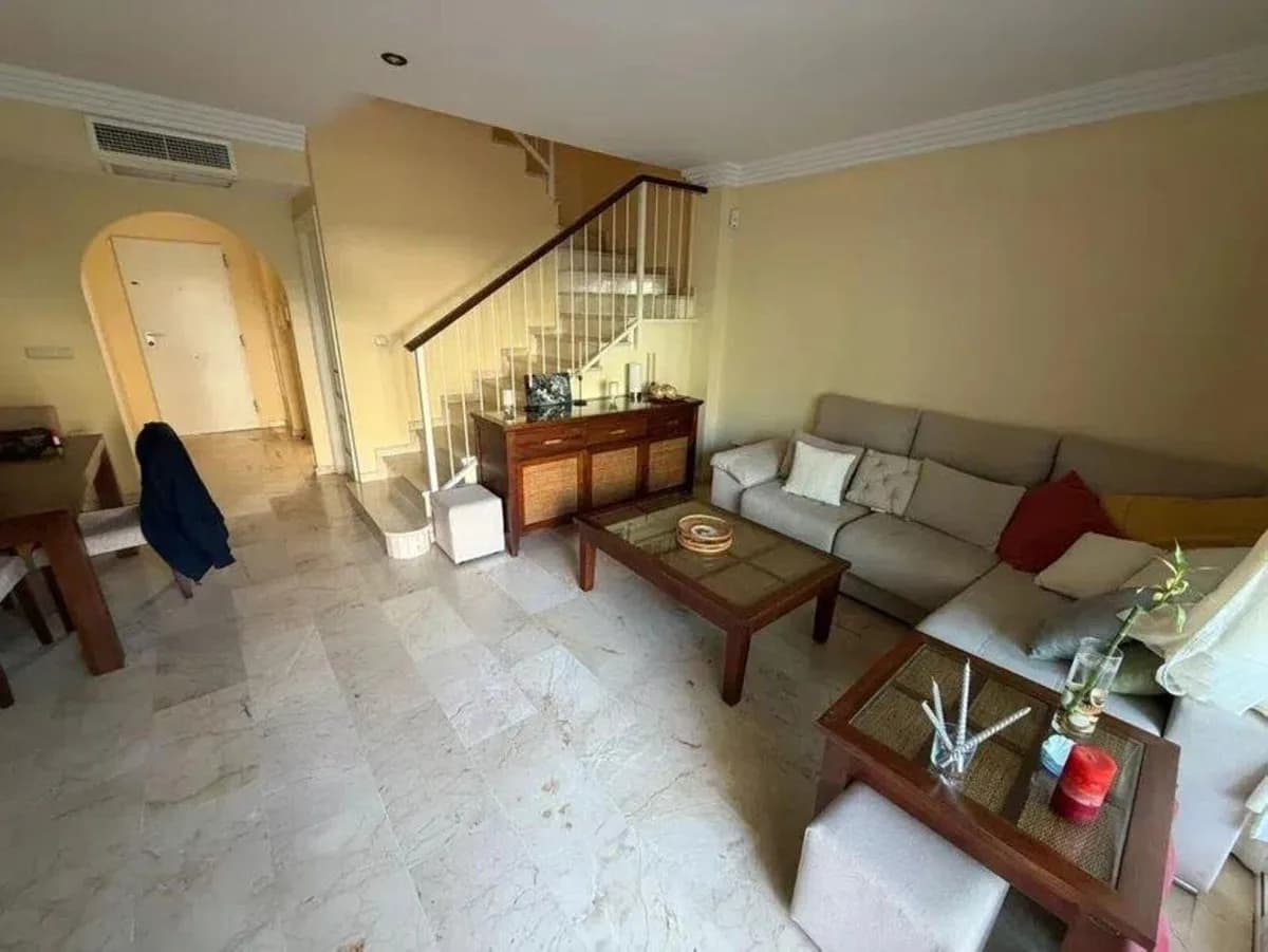 4 Bedroom Townhouse for Sale in El Rosario, Málaga - Image 2