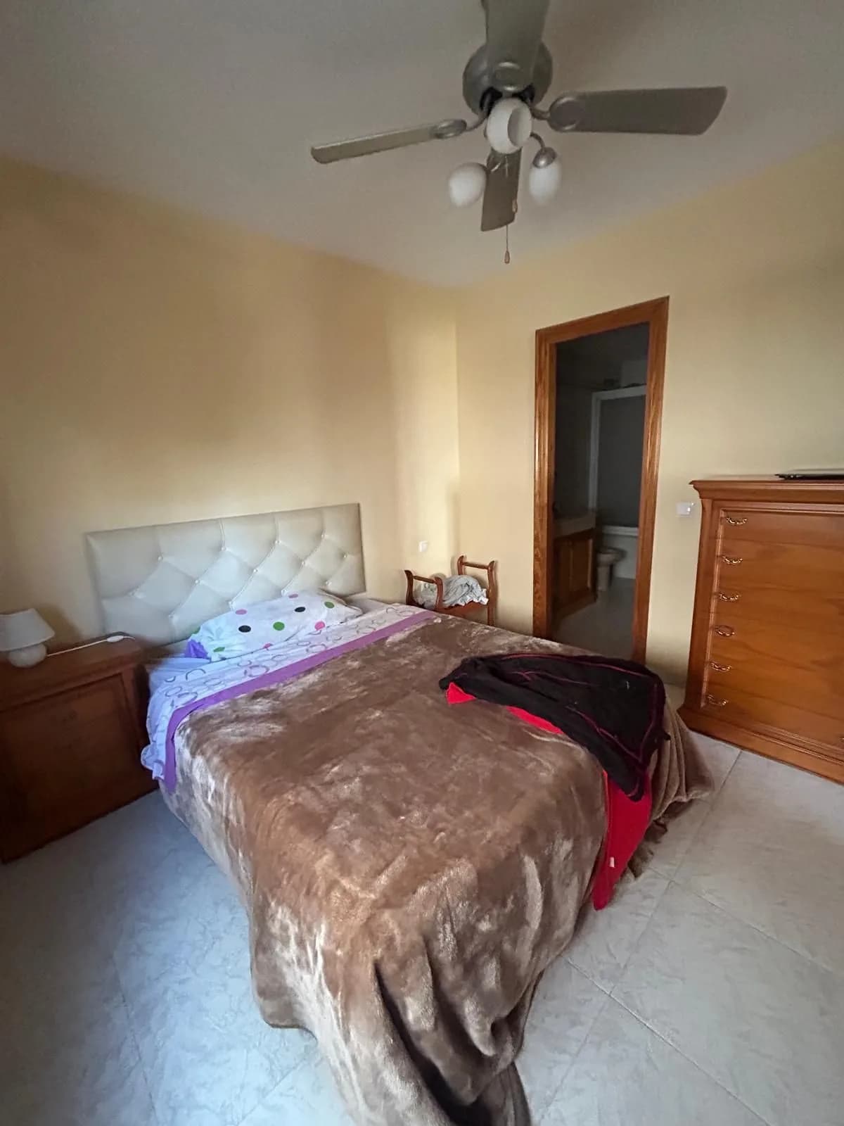 3 Bedroom Middle Floor Apartment for Sale in Estepona, Málaga - Image 5