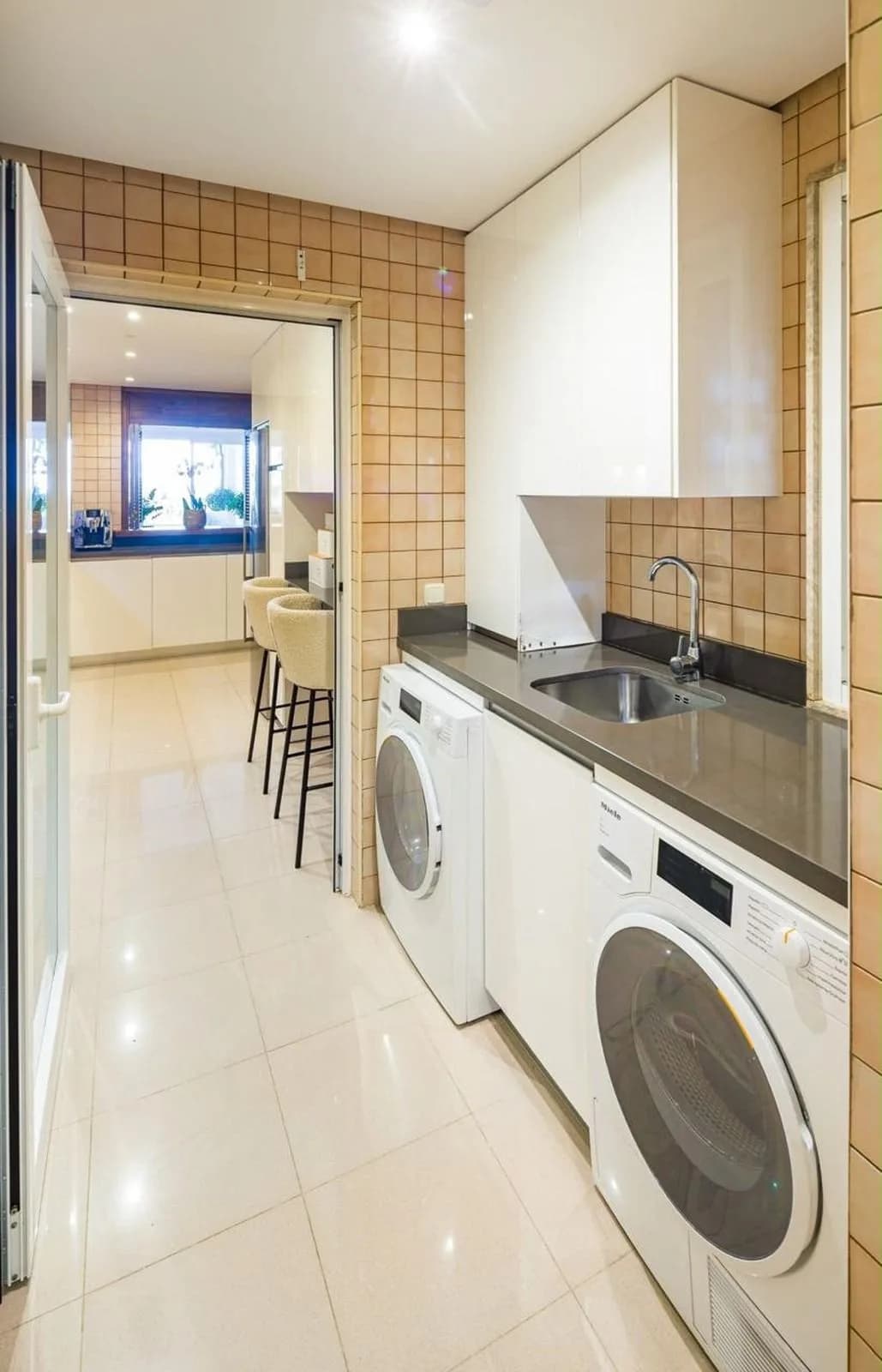 4 Bedroom Ground Floor Apartment for Sale in Nueva Andalucía, Málaga - Image 6