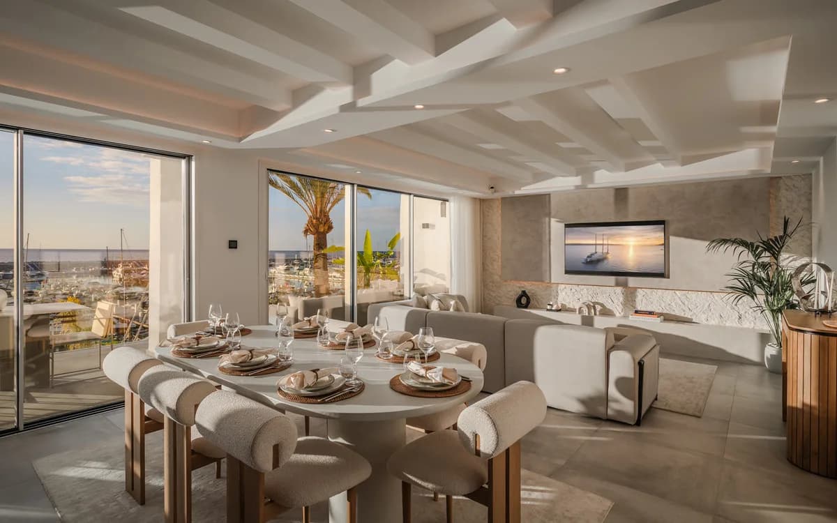4 Bedroom Penthouse for Sale in Puerto Banús, Málaga