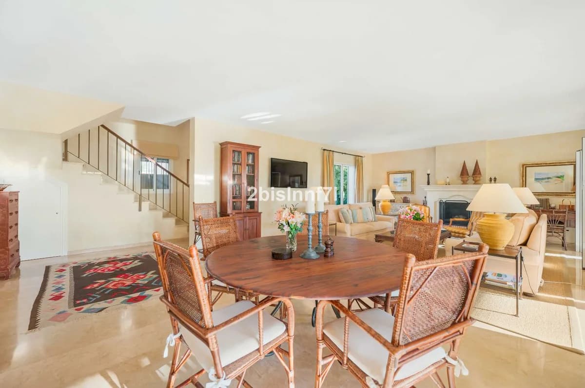 4 Bedroom Detached Villa for Sale in Elviria, Málaga - Image 6
