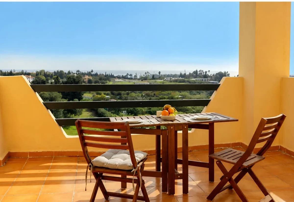 3 Bedroom Penthouse Duplex for Sale in Selwo, Málaga - Image 2