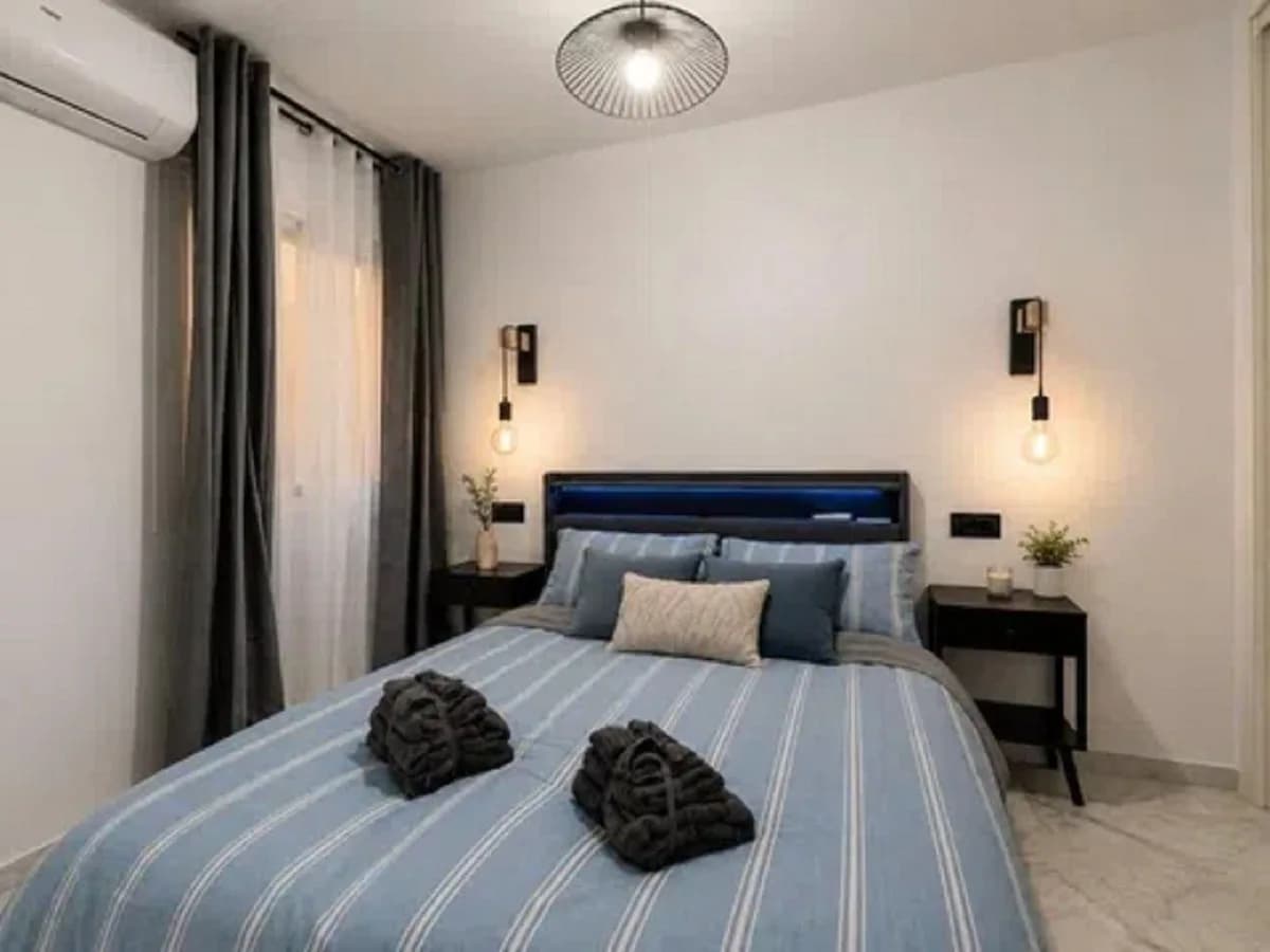2 Bedroom Middle Floor Apartment for Sale in Torreblanca, Málaga - Image 3