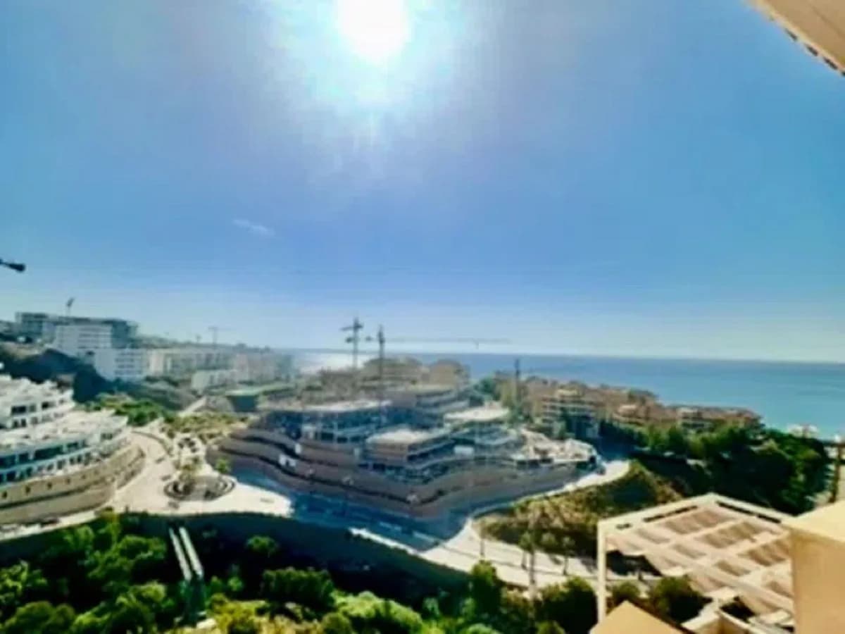 2 Bedroom Middle Floor Apartment for Sale in Torreblanca, Málaga - Image 4