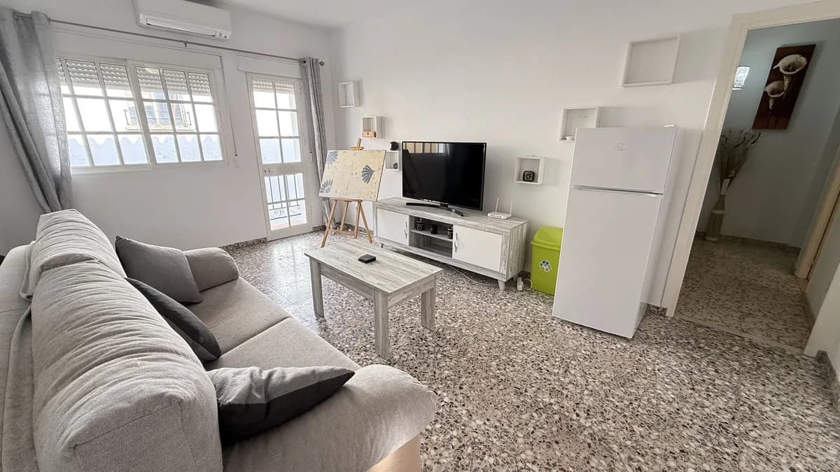 7 Bedroom Townhouse for Sale in Alhaurín el Grande, Málaga - Image 5