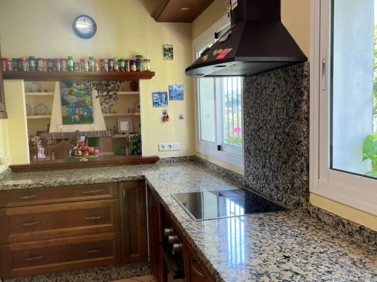 5 Bedroom Detached Villa for Sale in Elviria, Málaga - Image 8