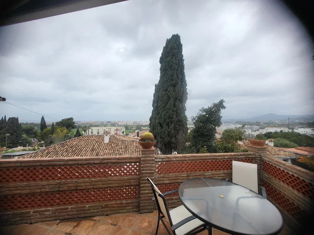 3 Bedroom Semi-Detached House for Sale in Nueva Andalucía, Málaga - Image 5