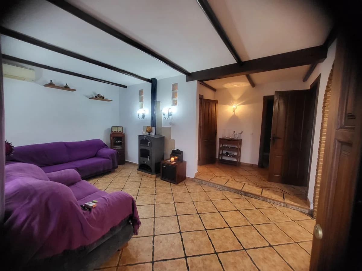 3 Bedroom Semi-Detached House for Sale in Nueva Andalucía, Málaga - Image 6