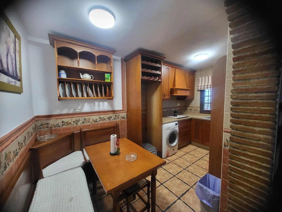 3 Bedroom Semi-Detached House for Sale in Nueva Andalucía, Málaga - Image 8