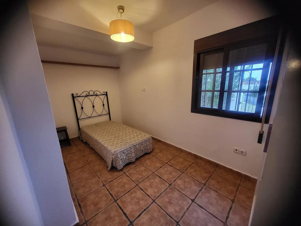 3 Bedroom Semi-Detached House for Sale in Nueva Andalucía, Málaga - Image 9