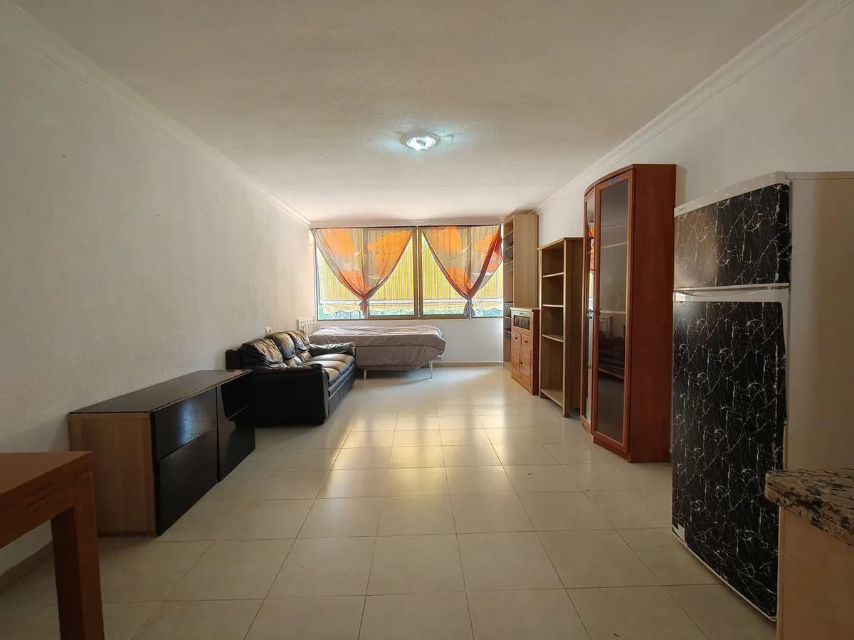 1 Bedroom Middle Floor Apartment for Sale in Los Pacos, Málaga - Image 3
