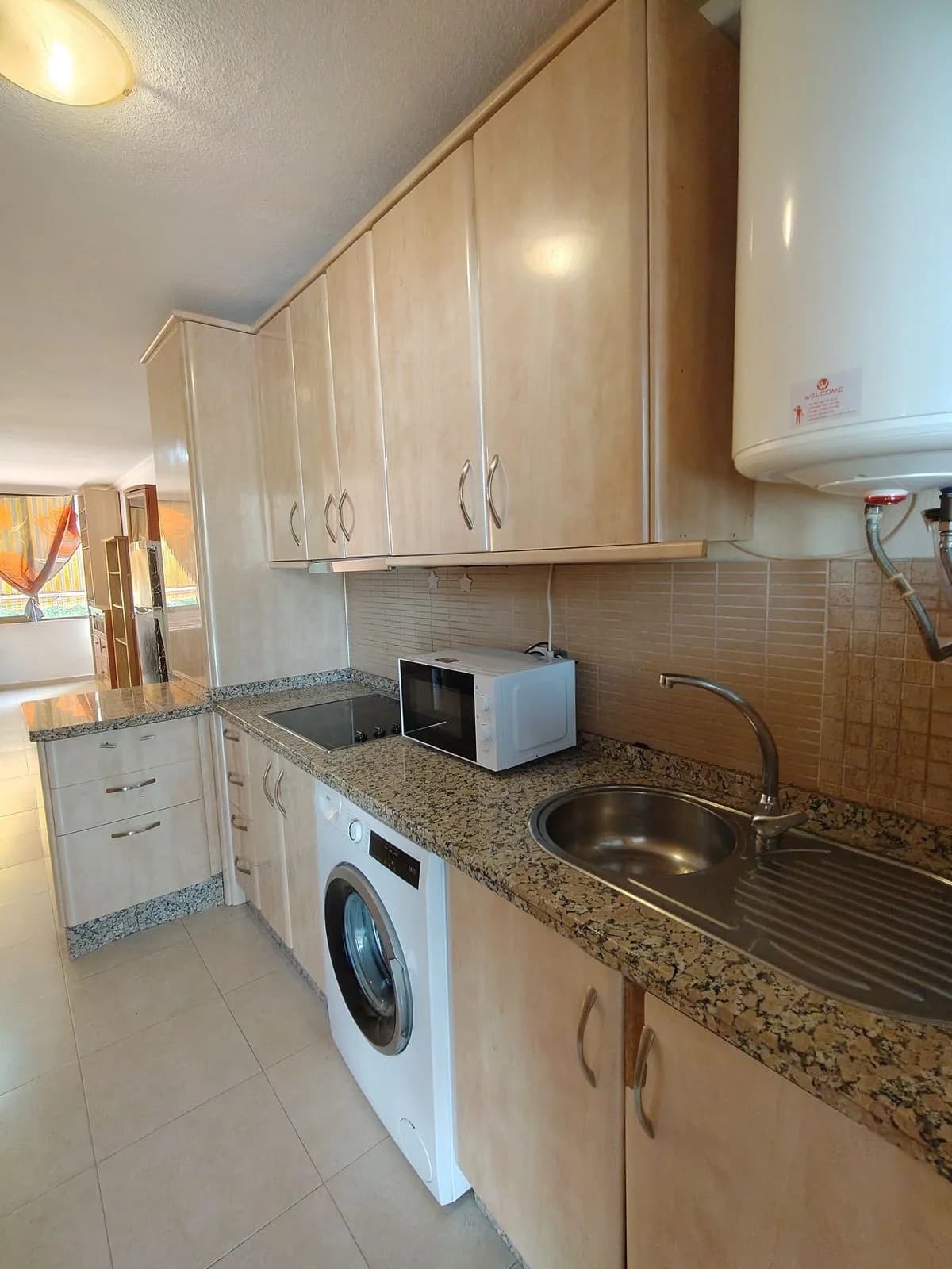 1 Bedroom Middle Floor Apartment for Sale in Los Pacos, Málaga - Image 7