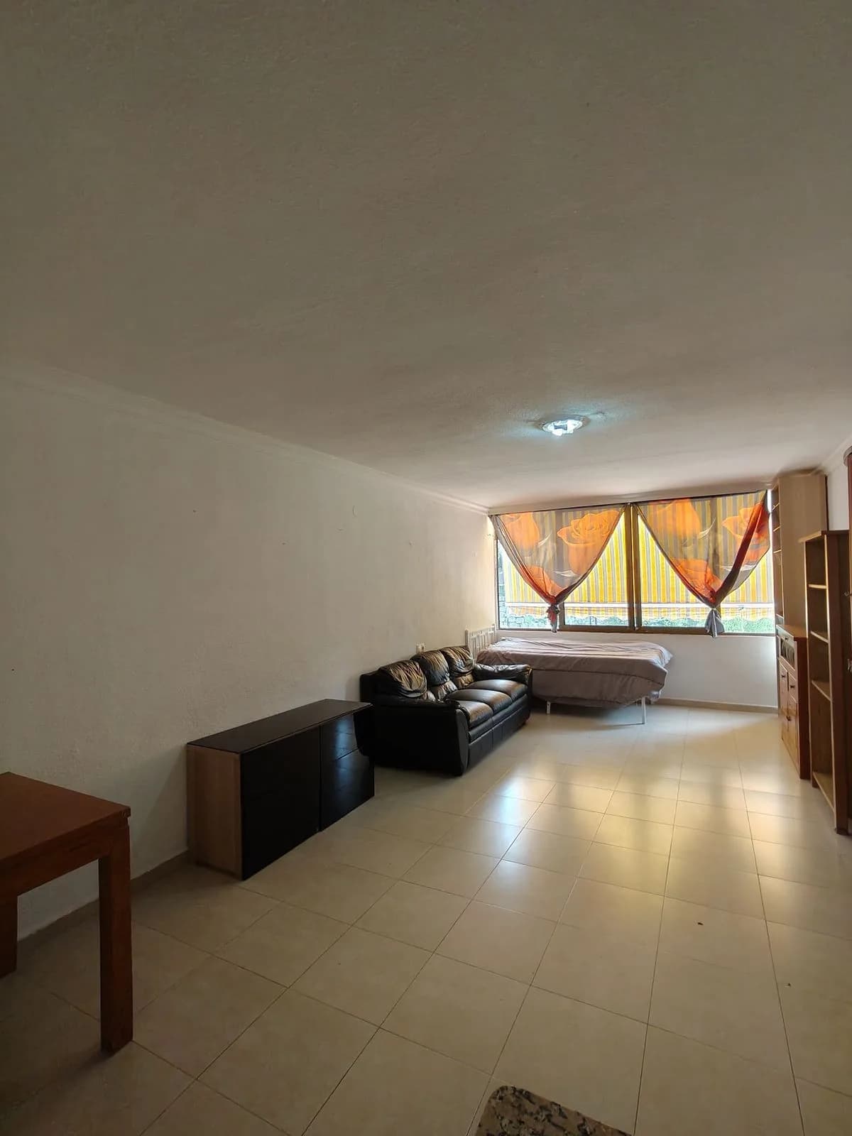 1 Bedroom Middle Floor Apartment for Sale in Los Pacos, Málaga - Image 9