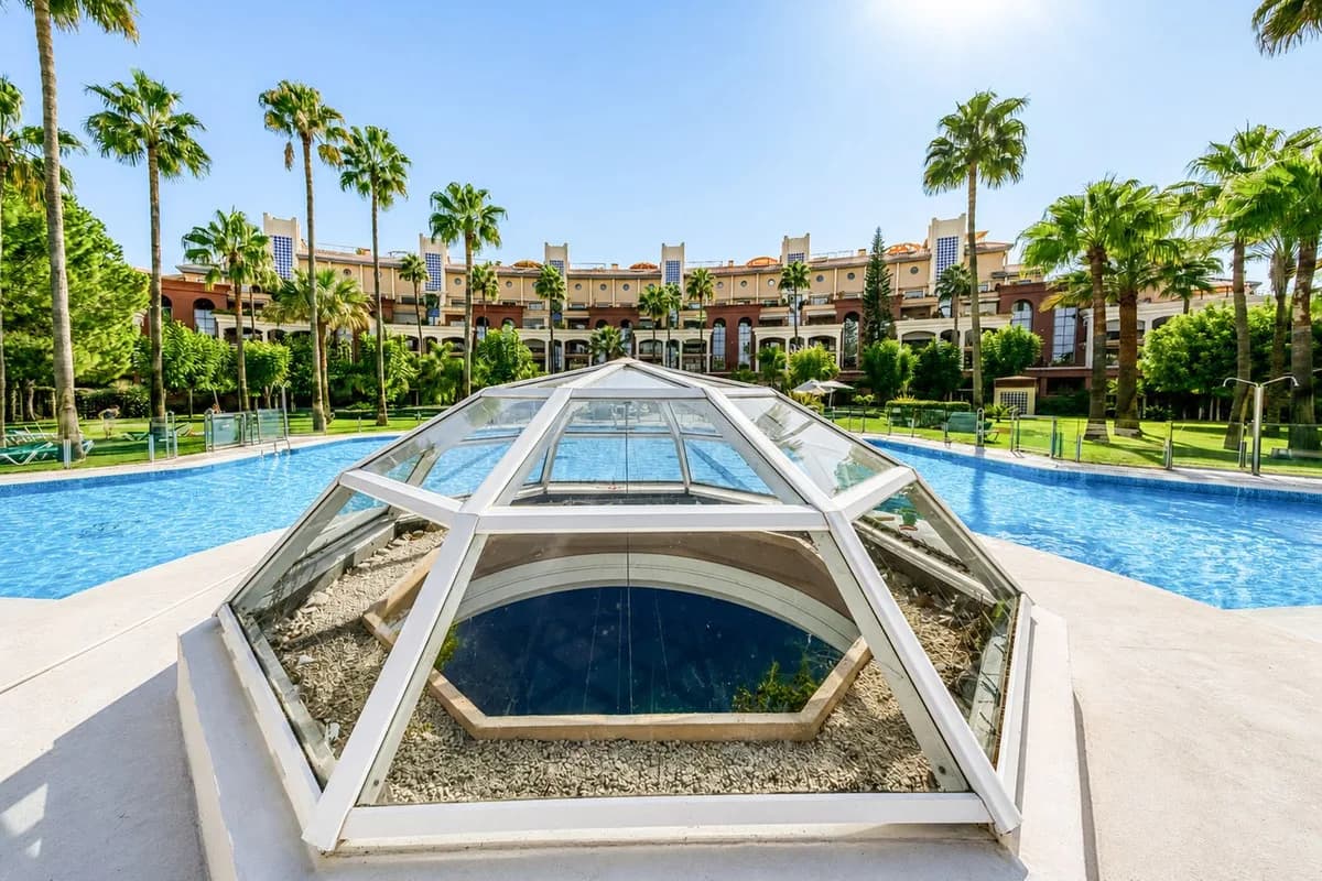 2 Bedroom Middle Floor Apartment for Sale in Benalmadena, Málaga
