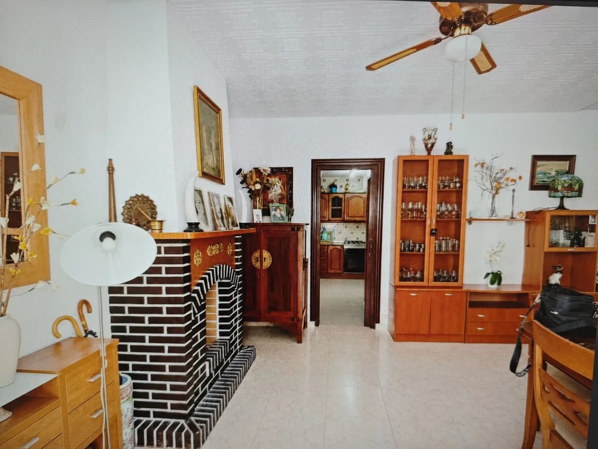 5 Bedroom Townhouse for Sale in Victoria Eugenia, Málaga - Image 3