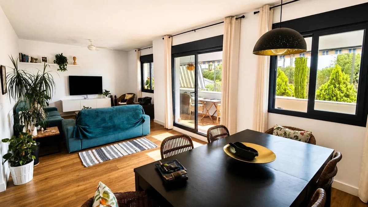 3 Bedroom Ground Floor Apartment for Sale in Estepona, Málaga - Image 2