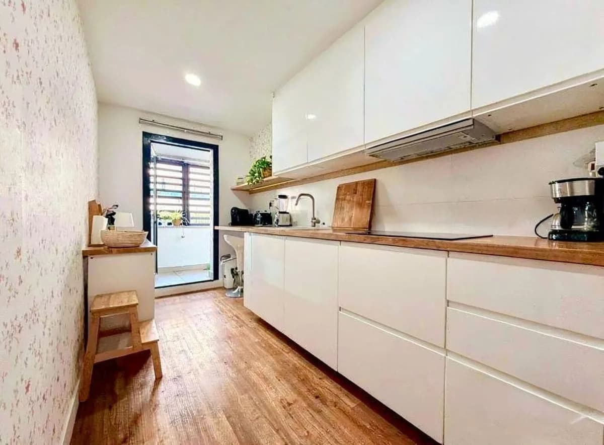 3 Bedroom Ground Floor Apartment for Sale in Estepona, Málaga - Image 3