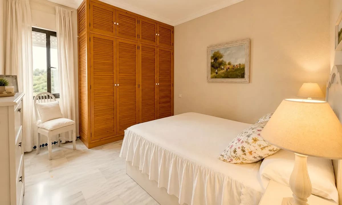 3 Bedroom Top Floor Apartment for Sale in Estepona, Málaga - Image 7
