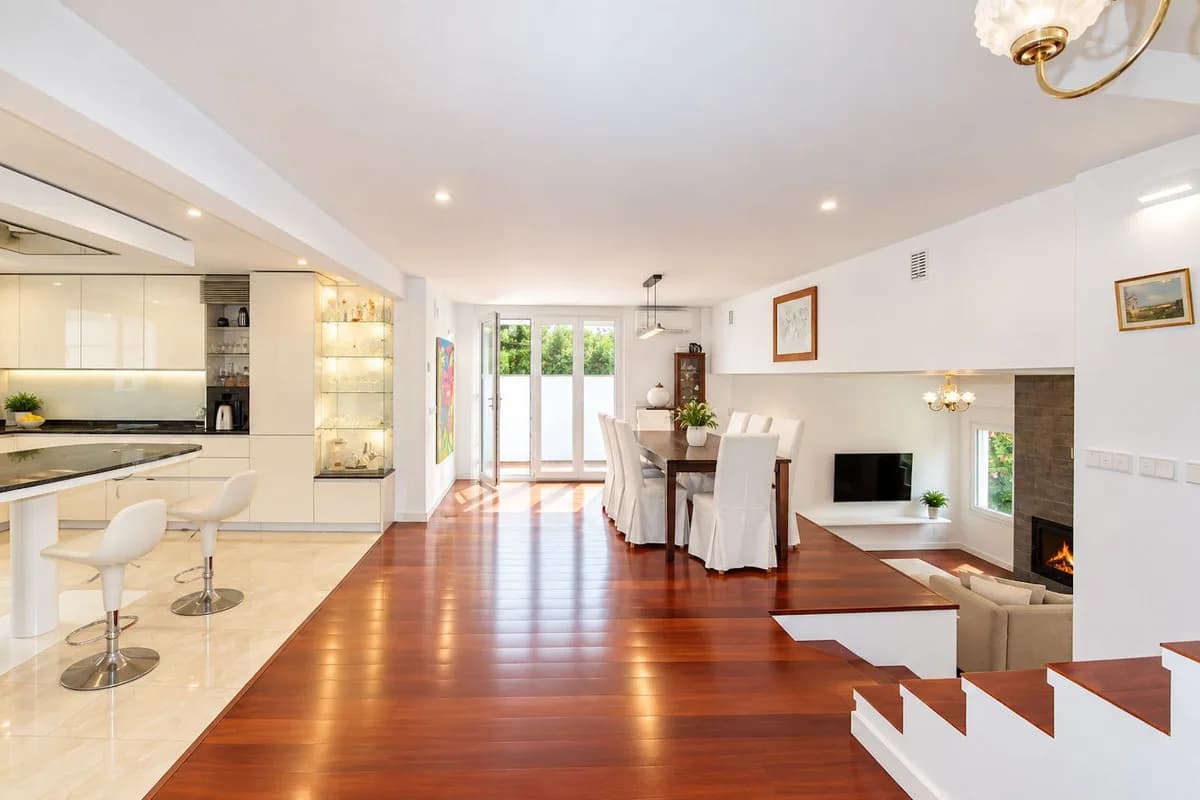 3 Bedroom Detached Villa for Sale in El Rosario, Málaga - Image 2