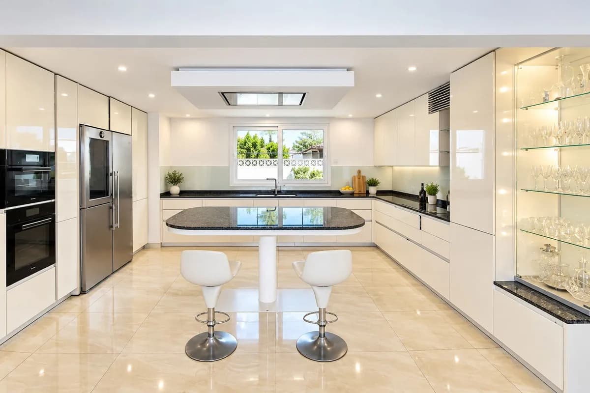 3 Bedroom Detached Villa for Sale in El Rosario, Málaga - Image 7