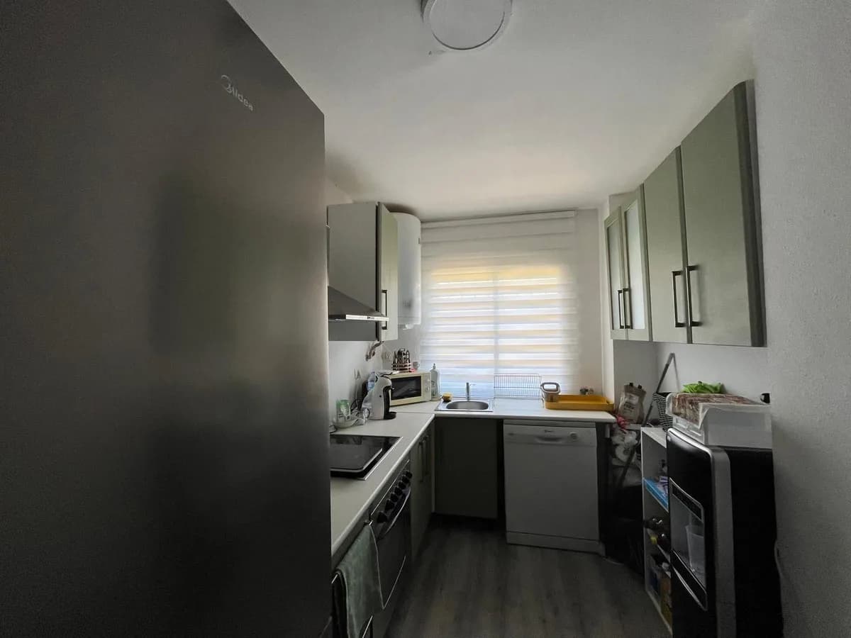 4 Bedroom Ground Floor Apartment for Sale in Fuengirola, Málaga - Image 6