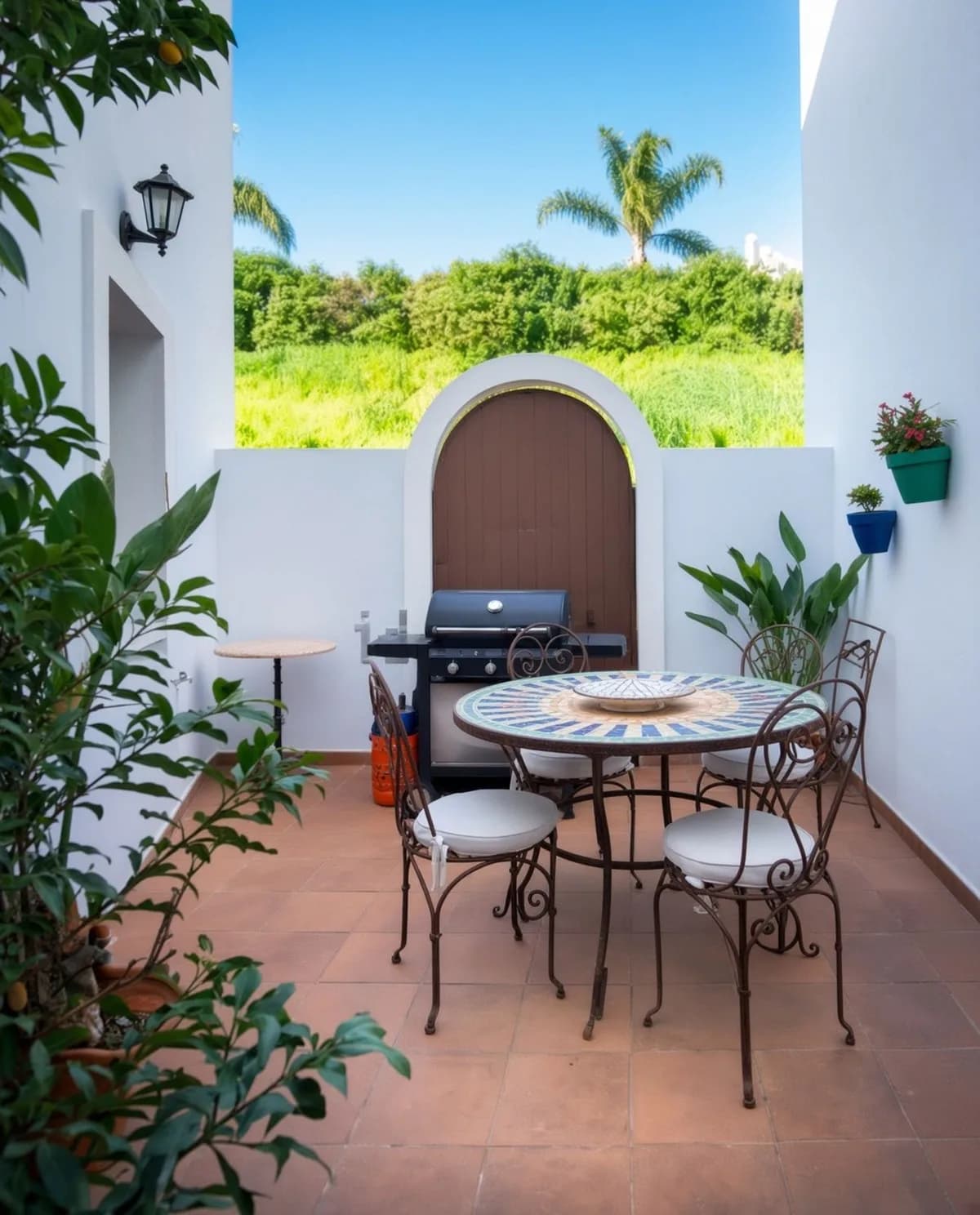 4 Bedroom Semi-Detached House for Sale in El Paraiso, Málaga - Image 6