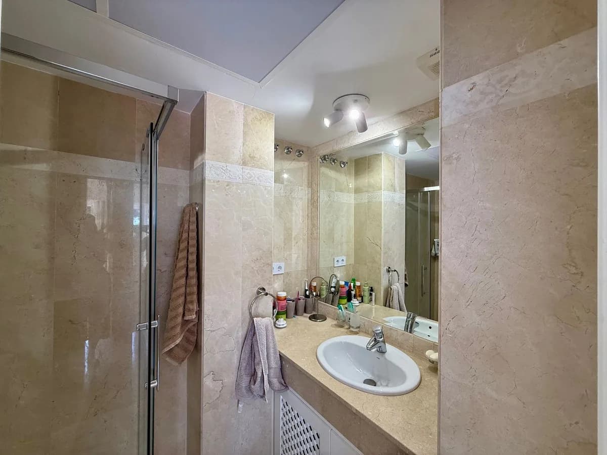 4 Bedroom Penthouse Duplex for Sale in Elviria, Málaga - Image 9