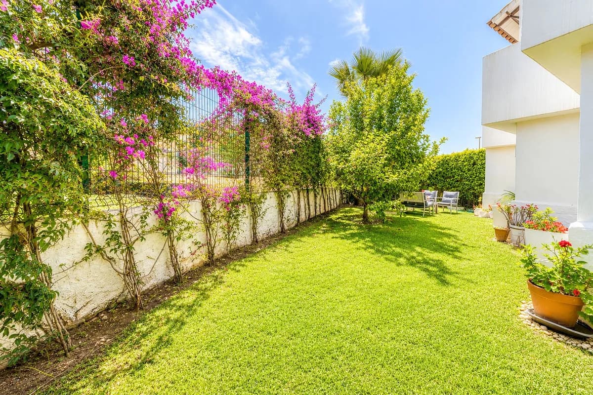 2 Bedroom Ground Floor Apartment for Sale in Estepona, Málaga - Image 3