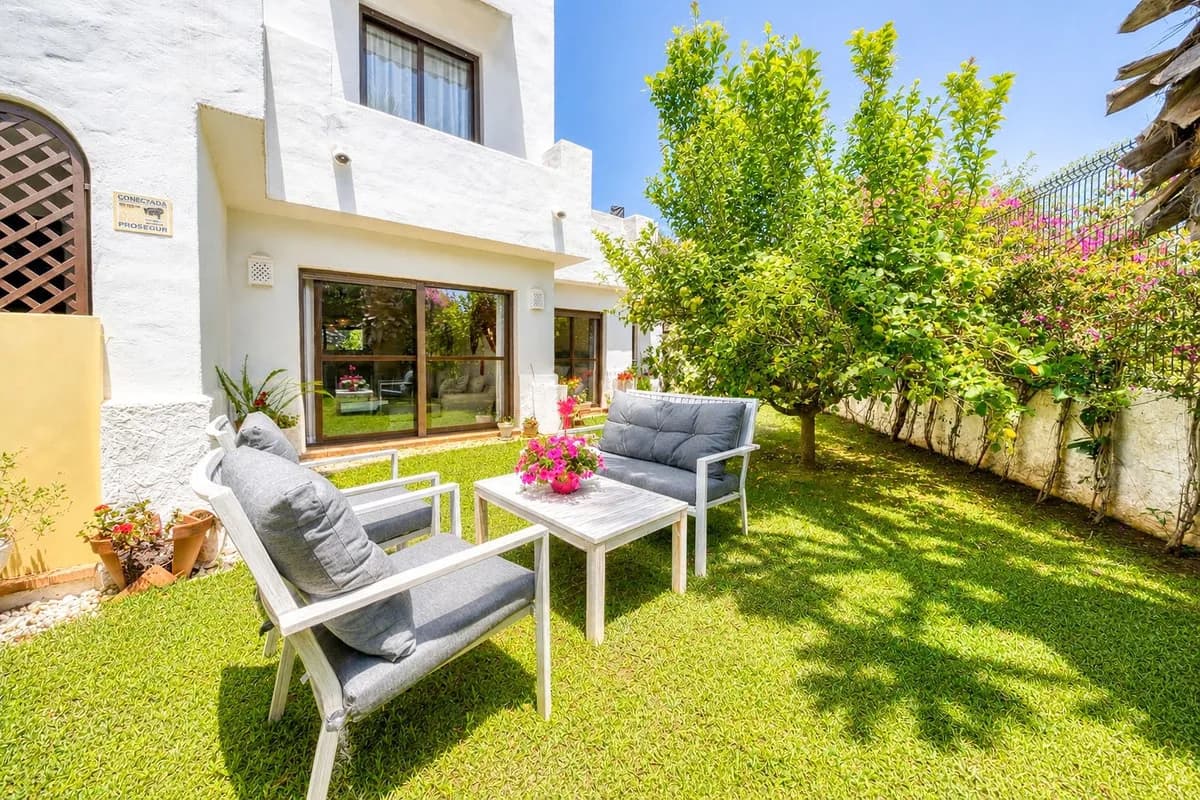 2 Bedroom Ground Floor Apartment for Sale in Estepona, Málaga - Image 4