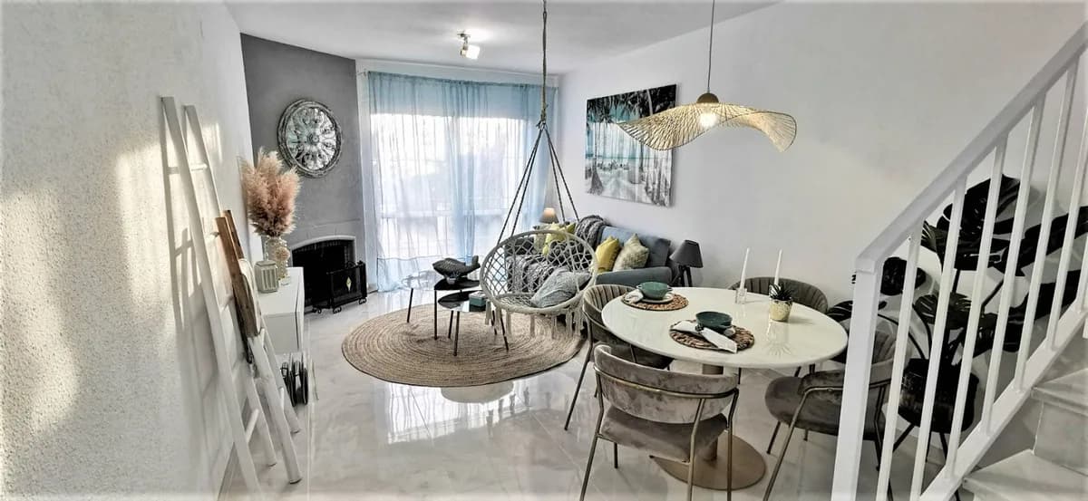 2 Bedroom Townhouse for Sale in Estepona, Málaga - Image 3