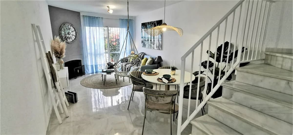 2 Bedroom Townhouse for Sale in Estepona, Málaga - Image 5