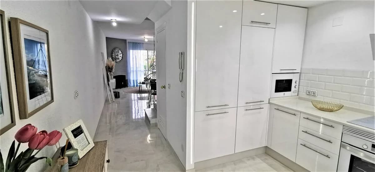 2 Bedroom Townhouse for Sale in Estepona, Málaga - Image 8