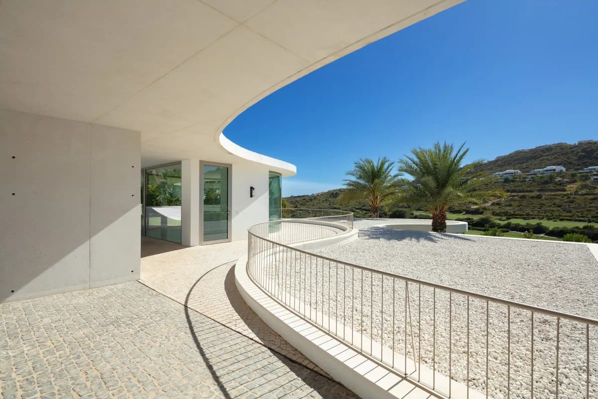 4 Bedroom Detached Villa for Sale in Casares, Málaga - Image 6